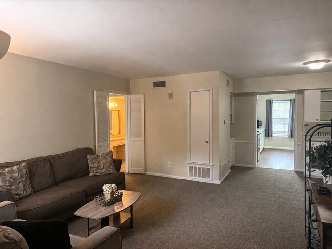 Foto del edificio - 3730 Fairfield Ave