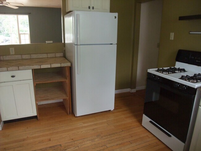 Foto del edificio - Adorable Little House Just A Few Blocks From The Campus