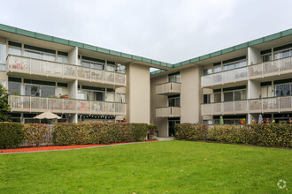 Tradewind Surf Apartments photo'