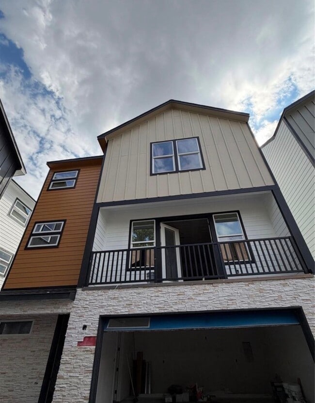 Building Photo - 2709 Berry St