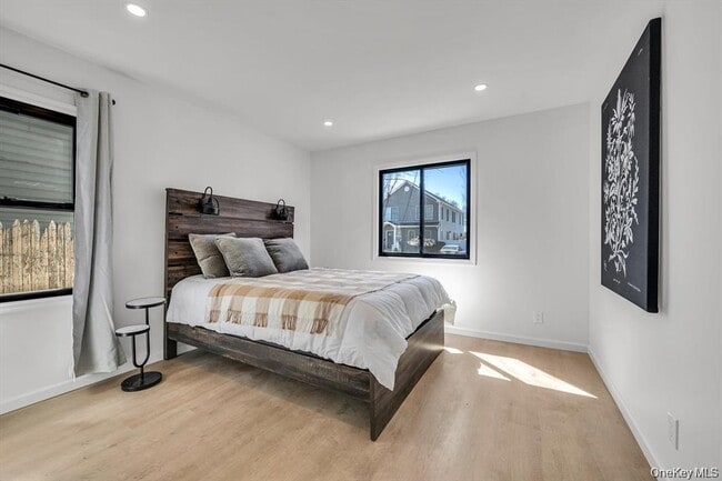Foto del edificio - 1568 Madison St