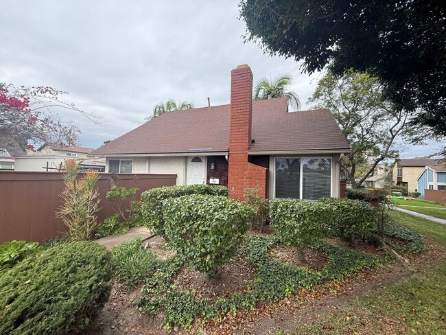 Foto del edificio - Updated 3BD/2BA Home with A/C, Backyard & Covered Parking