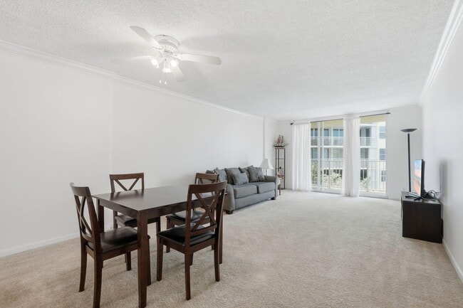 Building Photo - 3540 S Ocean Blvd