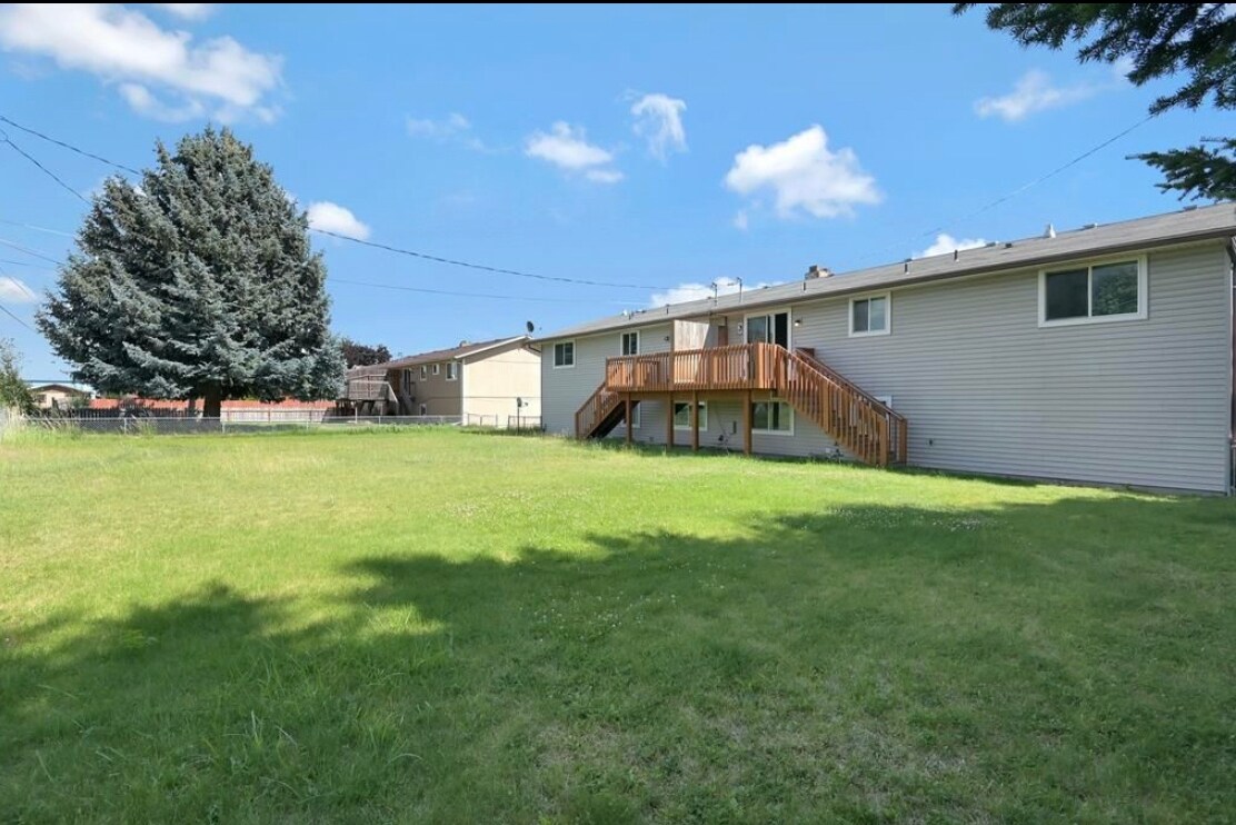 10323 E Augusta Ln, Spokane Valley, WA 99206 Townhome Rentals in