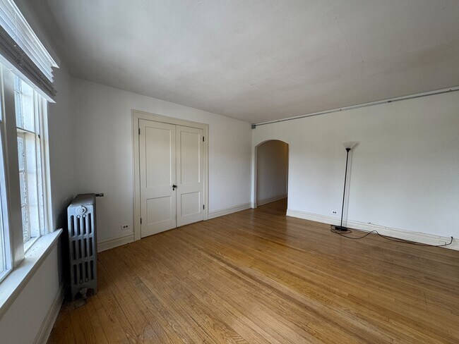 Building Photo - 28W579 Stafford Pl
