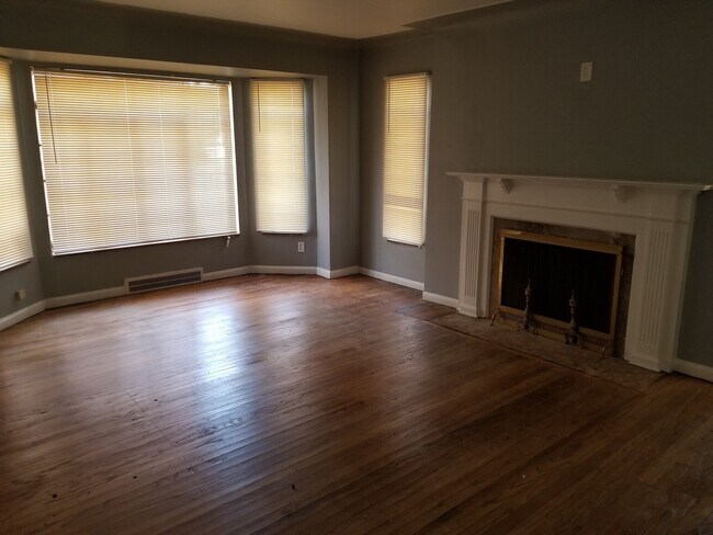 Foto del edificio - 16623 Princeton - 3 Bed/1.5 bath with dini...