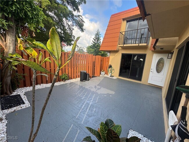 Foto del edificio - 1708 Park Meadows Dr