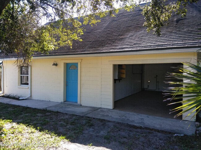 Building Photo - 5030 US-1