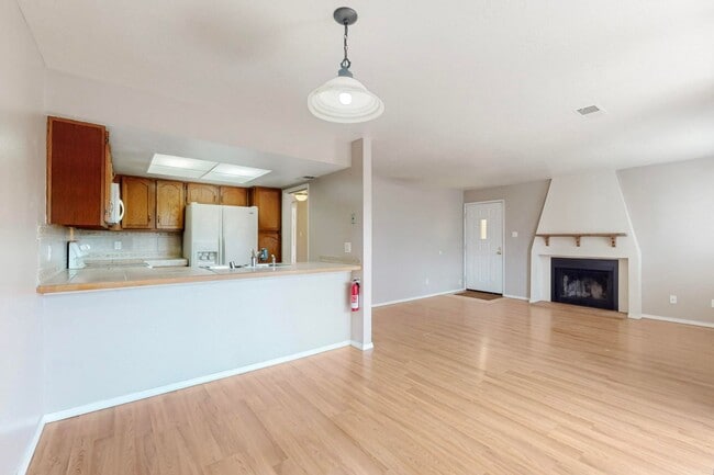 Building Photo - NE well located  Two Bedroom Condo.