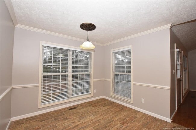 Building Photo - 521 Richmond Park Dr