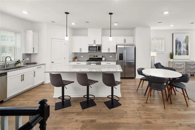 Building Photo - 1590 Brantin Dr