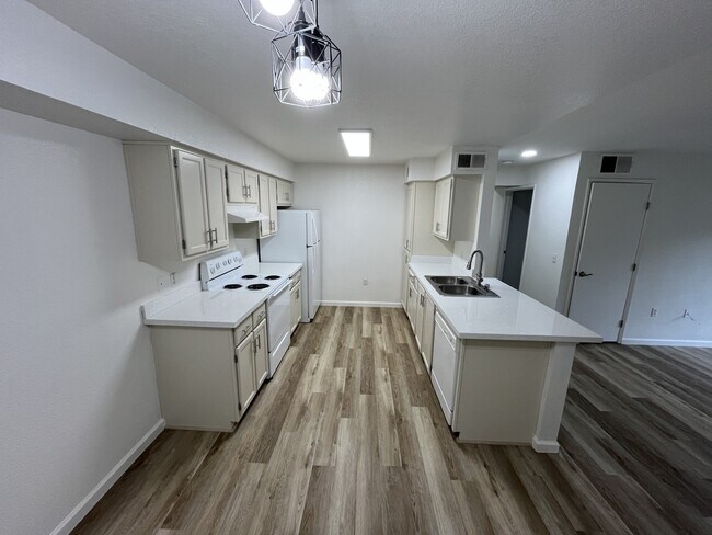 Foto del edificio - The Oaks at Sunset Phase II