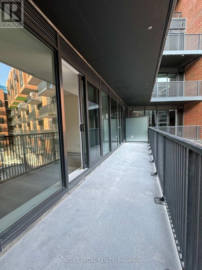 Building Photo - 38-538 Simcoe Promenade