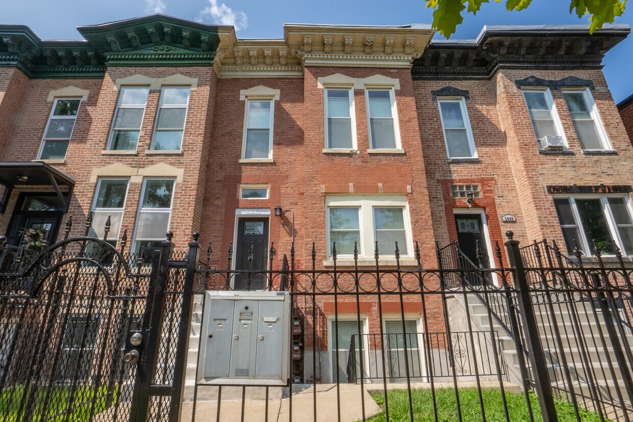 Foto principal - 2442 W Taylor St