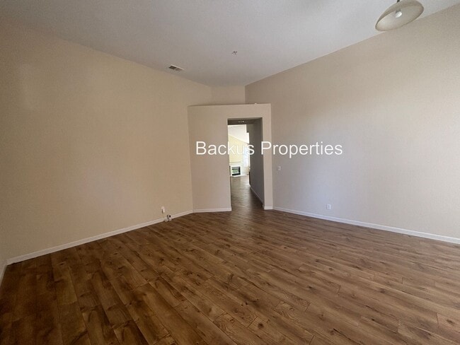Foto del edificio - Great home in North Salinas with office/bo...