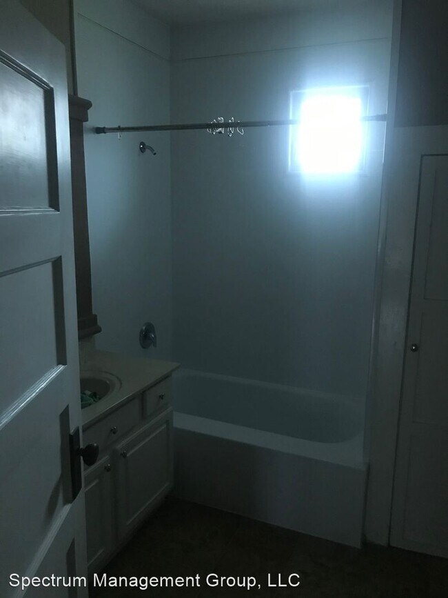 Foto del edificio - 3 br, 1 bath House - 177 Warrensburg Rd