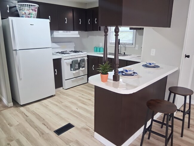 Building Photo - 54 Deerwood Park