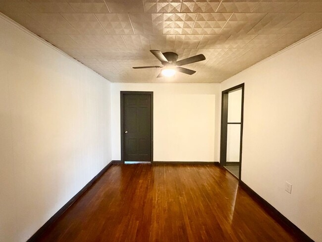 Building Photo - 1319 Tabor St