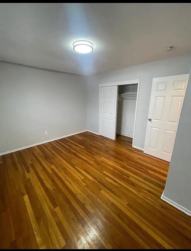 Foto del edificio - 247 Kinderkamack Rd