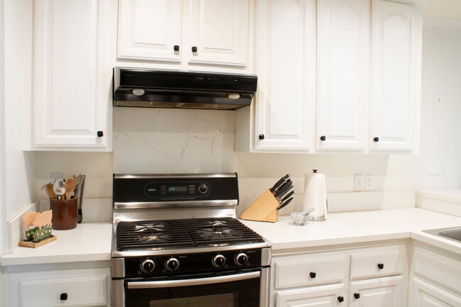Building Photo - 4223 Freedom Dr