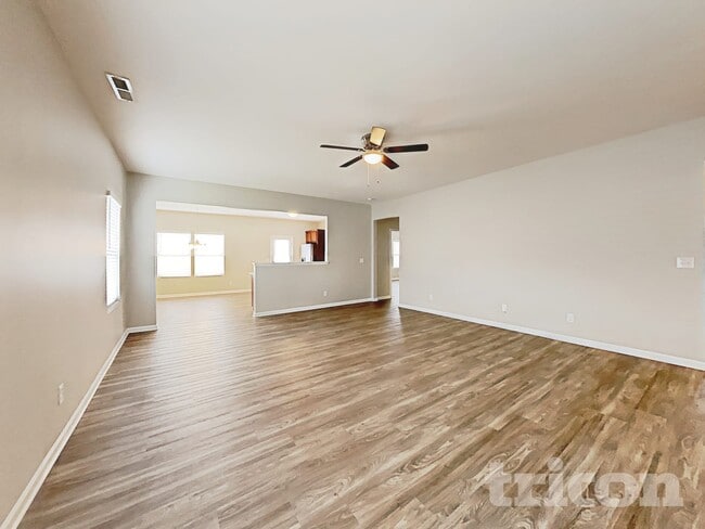 Foto del edificio - 1919 Rockycreek Ln