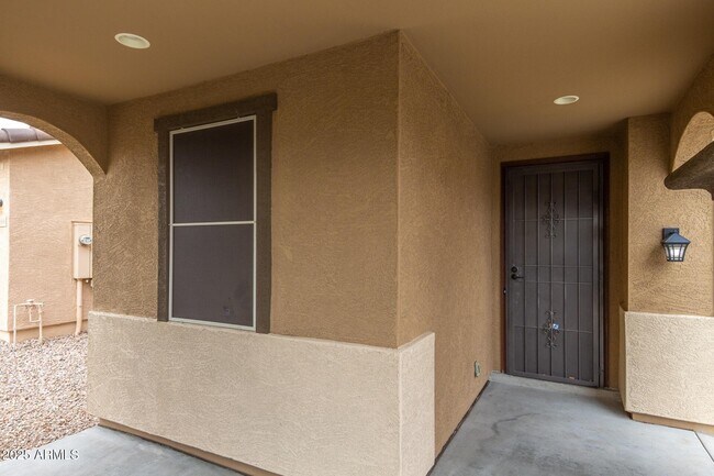 Building Photo - 4074 Kirkland Ave