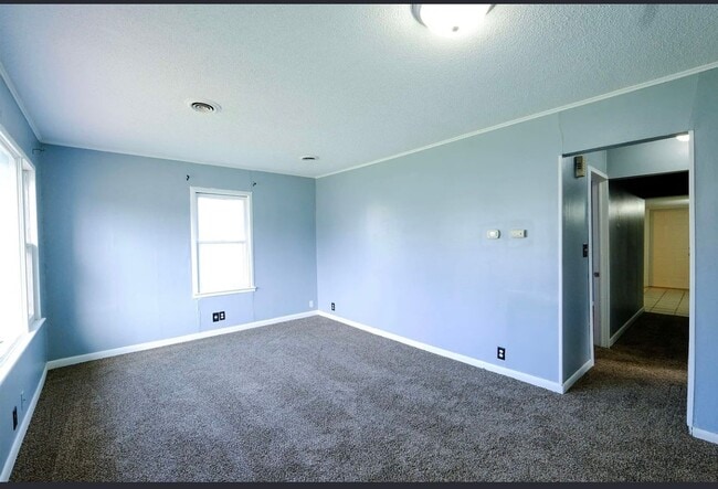 Building Photo - 504 Rahm St