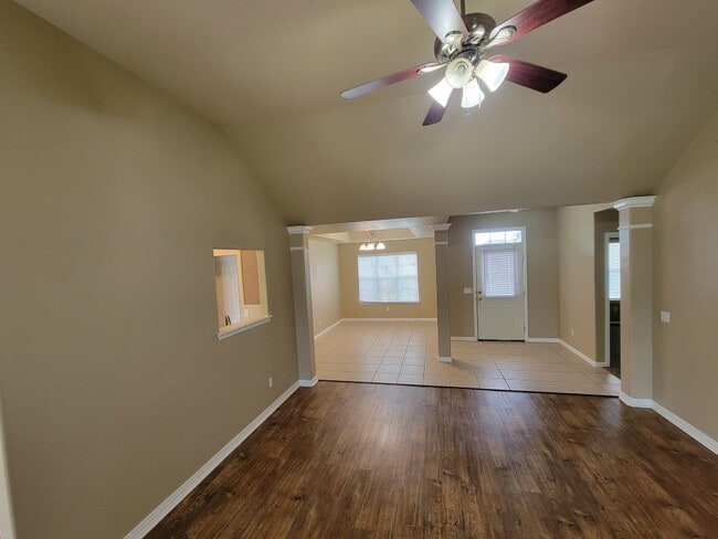 Building Photo - 1303 E Ken Leach Ct