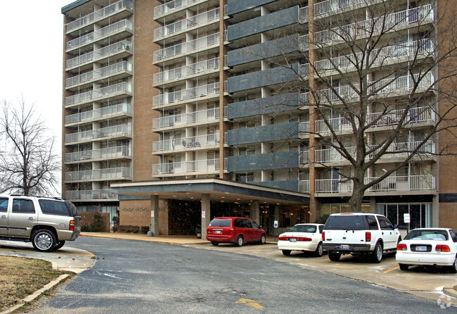 Foto del edificio - Honor Heights Tower