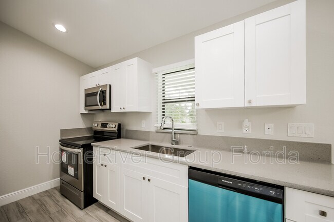 Building Photo - 2715 42nd St SW