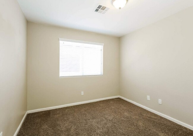Foto del edificio - 5113 Peaceful Pond Ave