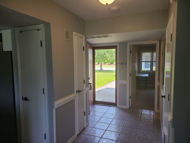 Foto del edificio - Beautiful 2 bedroom 2 bath unfurnished Townhome - Olde Point Golf Course - Hampstead