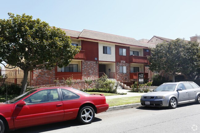 Foto del edificio - 3736 Jasmine Ave