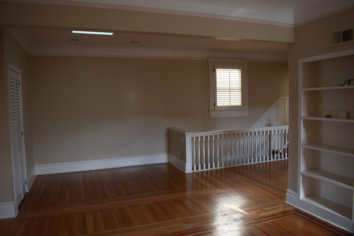 Main Room - 2550 Polk St