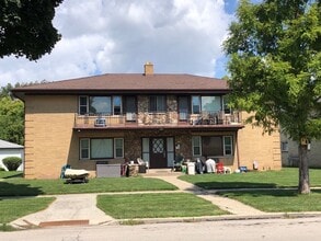 Building Photo - 6024 W Cleveland Ave