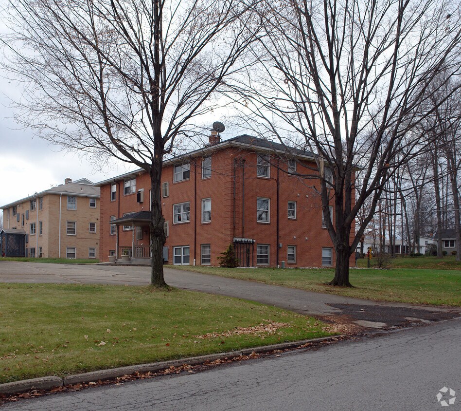 43 Green Bay Dr, Youngstown, OH 44512 Apartments in Youngstown, OH