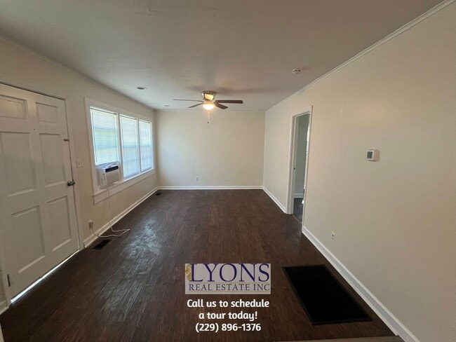 Foto del edificio - 615 E Brookwood Dr