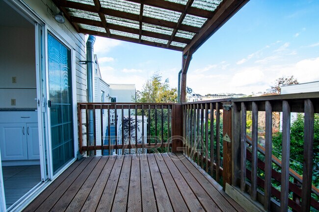 Building Photo - 1187 Sanchez Street