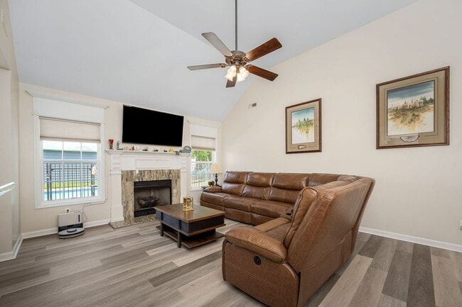 Foto del edificio - 410 Stones River Ln