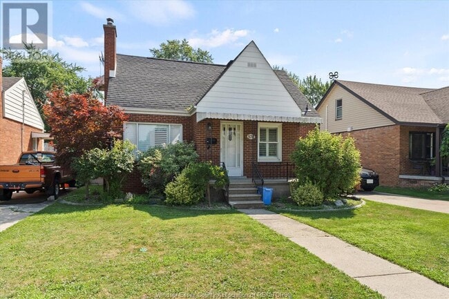 Building Photo - 852 Buckingham Rd