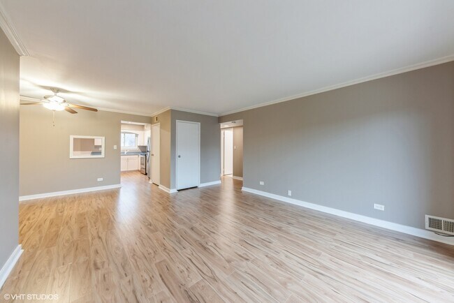 Foto del edificio - 9423 Bay Colony Dr