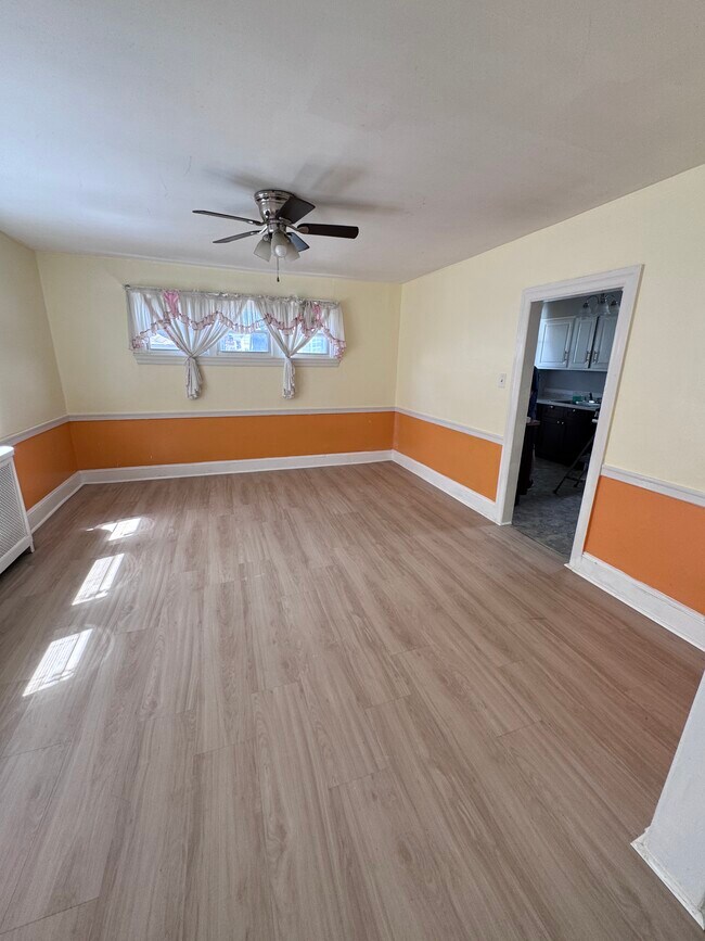 Comedor - 24 Overhill Rd