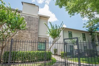 Building Photo - 2425 Augusta Dr