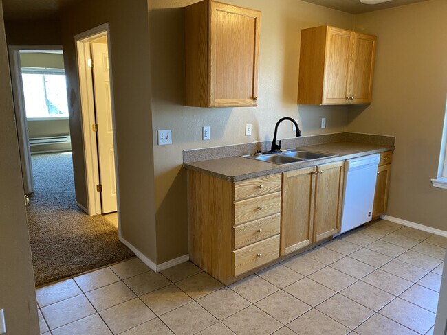 Building Photo - 577 Caribou