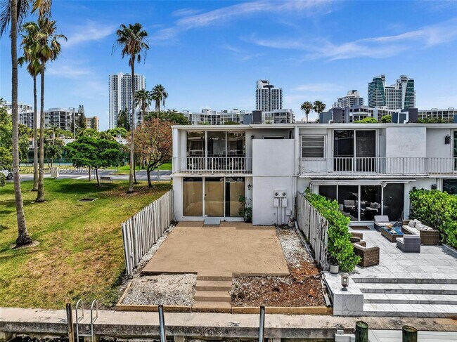 Foto del edificio - 825 NE 26th Ave