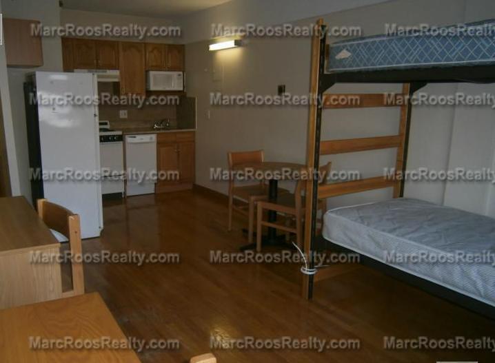 Primary Photo - 1066 Commonwealth Ave