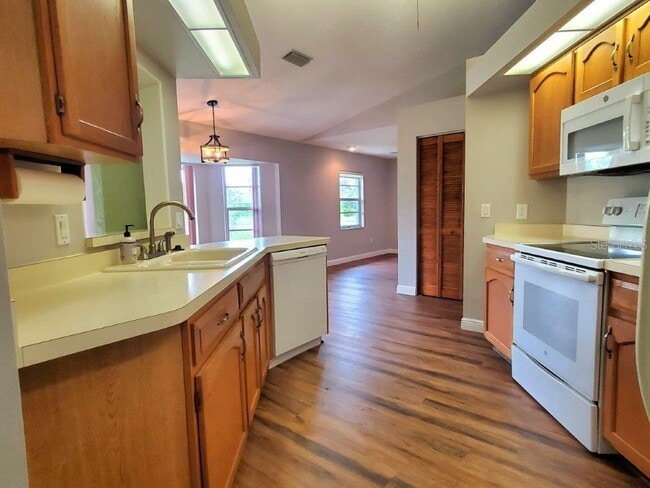 Building Photo - 26014 Ocelot Ln