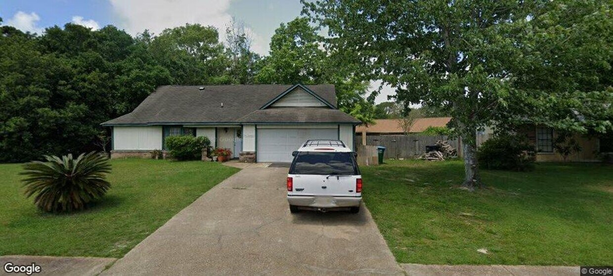 Primary Photo - OCEAN SPRINGS SCHOOL DISTRICT - CUTE 3 BED...