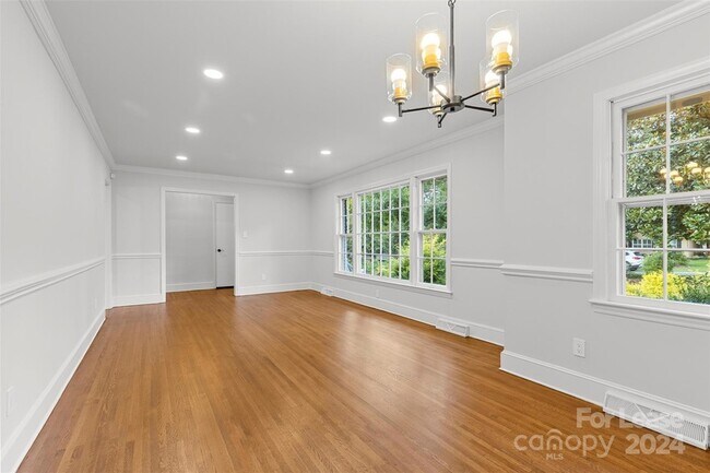 Foto del edificio - 5018 Beckford Dr