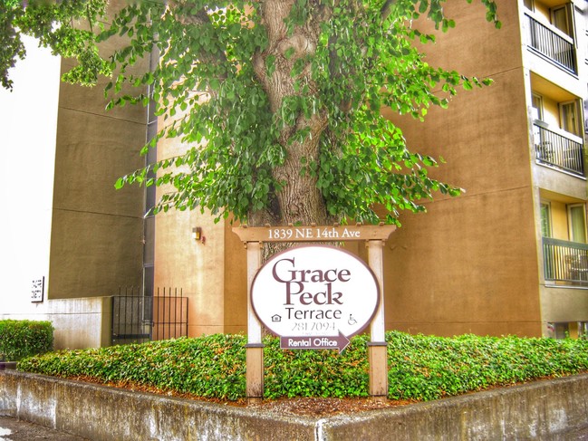 Foto del edificio - Grace Peck Terrace